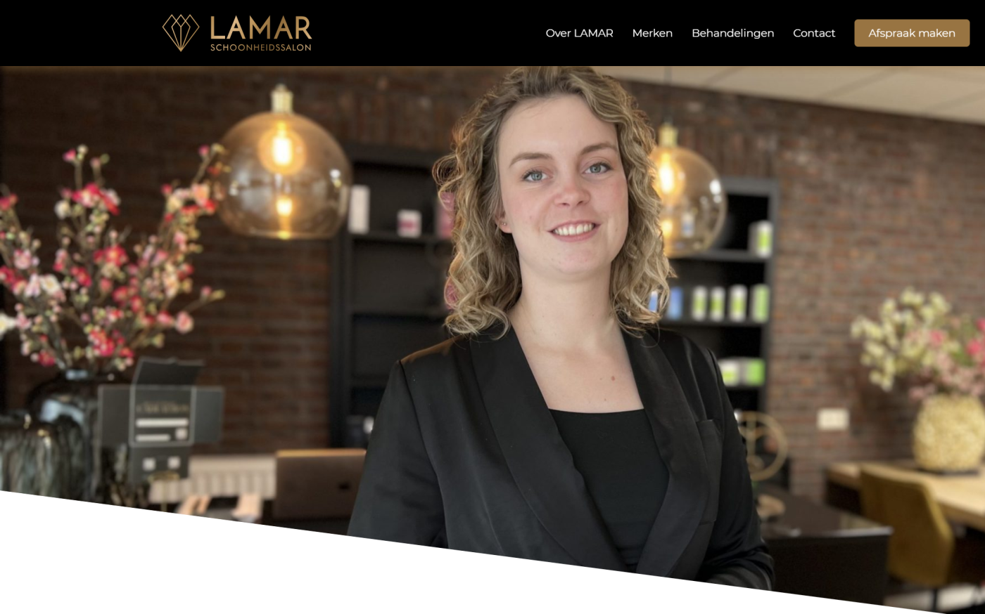 Homepage van schoonheidssalonlamar.nl met LAMAR-huisstijl, navigatie en Afspraak maken